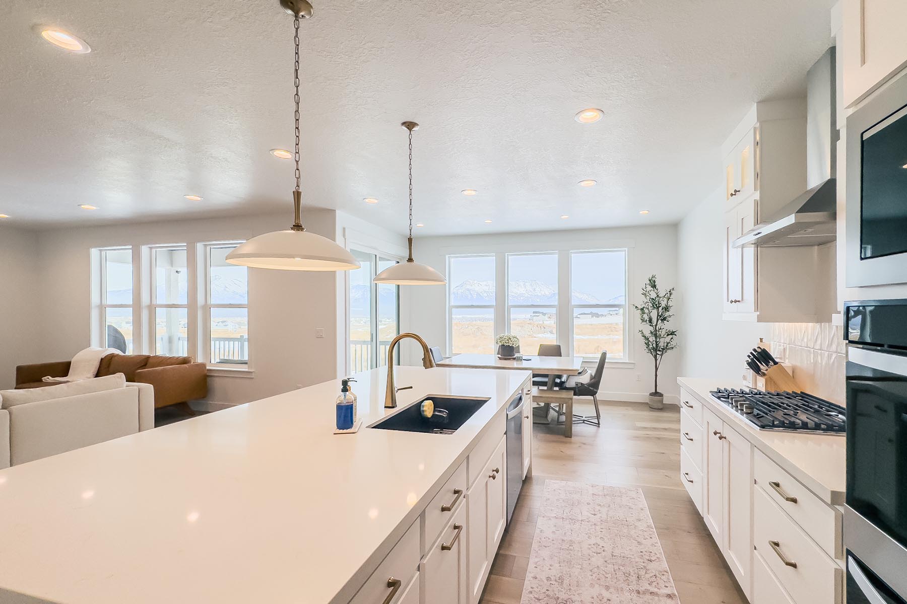 Desert West Homes - Quick Move-Ins and Nearly Completed Homes